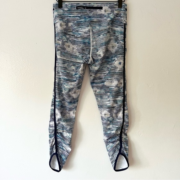 Lululemon Real Quick Tights In Blurry Belle - Picture 4 of 6